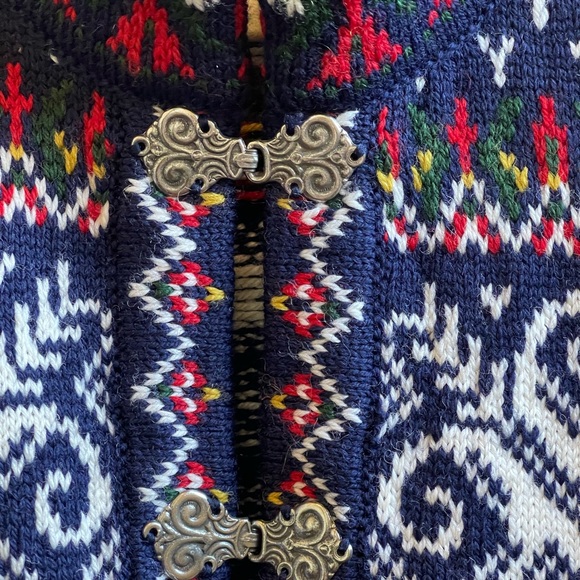 Beautiful Nordstrikk Cardigan - Picture 4 of 6